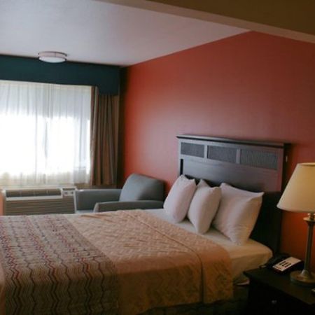 Valley Oaks Inn Уудланд Екстериор снимка