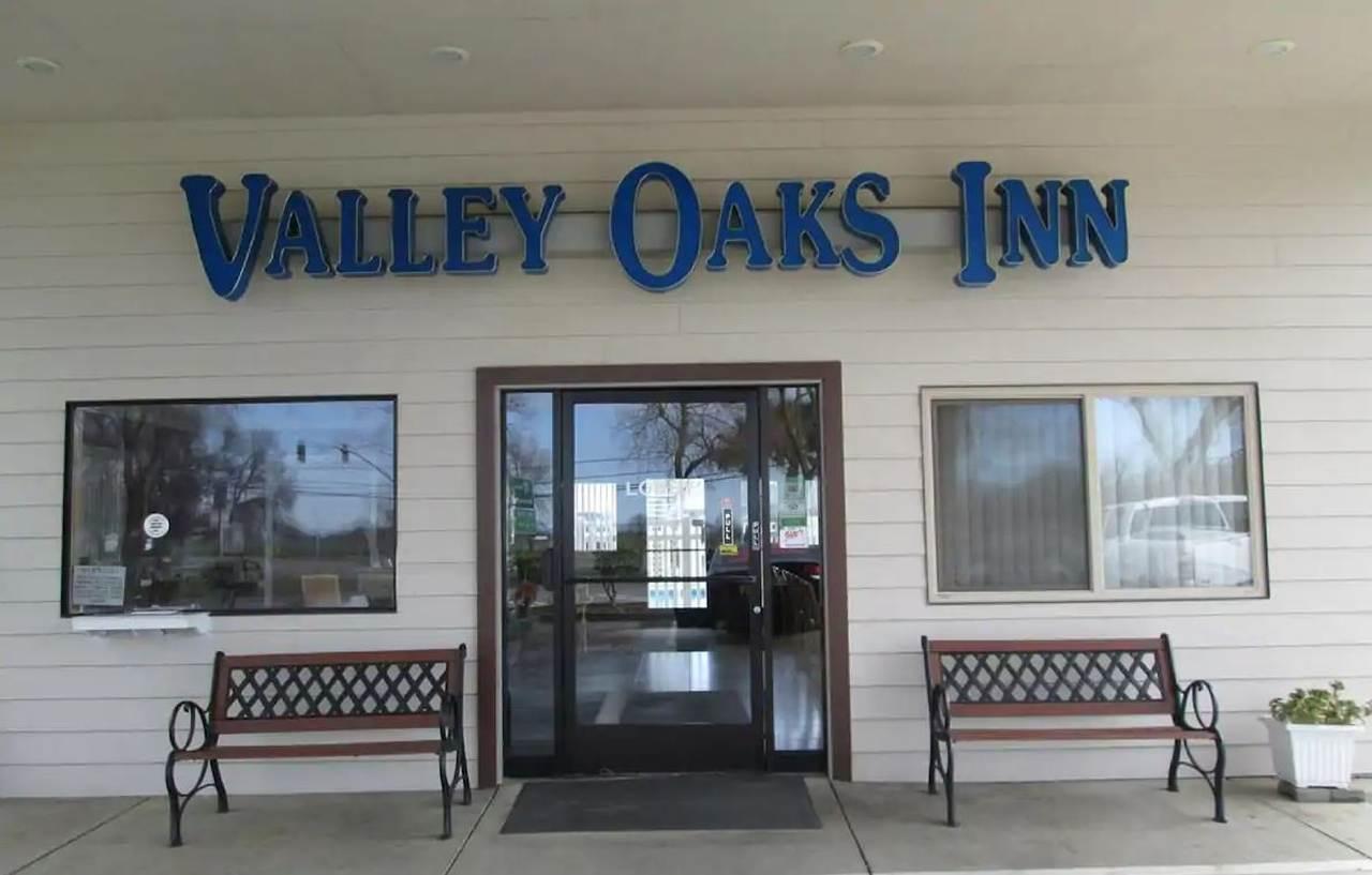 Valley Oaks Inn Уудланд Екстериор снимка