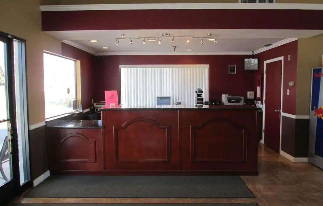 Valley Oaks Inn Уудланд Екстериор снимка