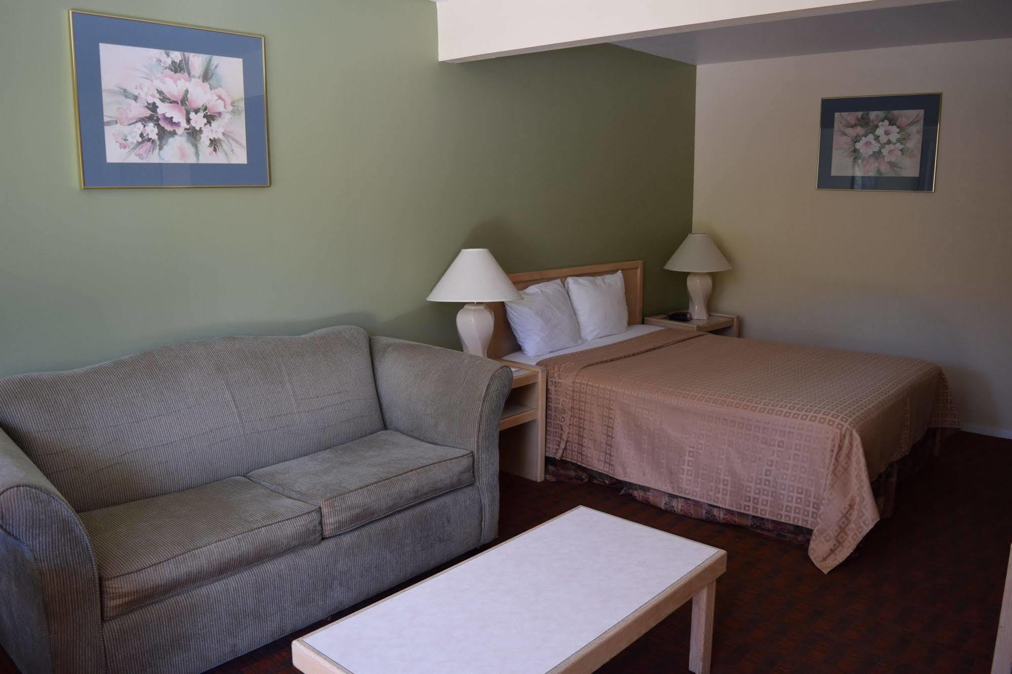 Valley Oaks Inn Уудланд Екстериор снимка