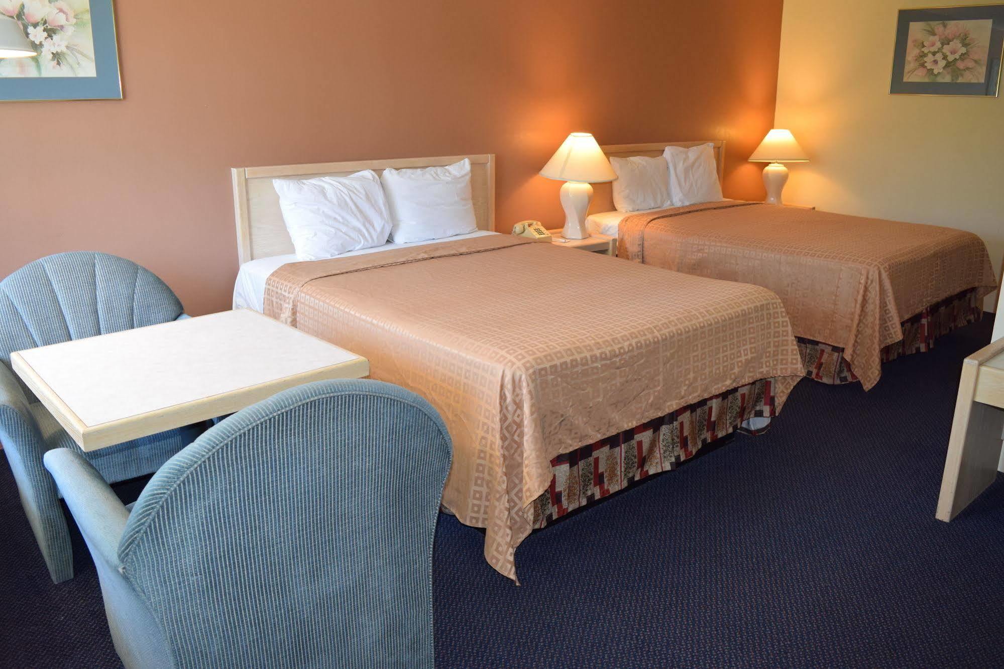 Valley Oaks Inn Уудланд Екстериор снимка
