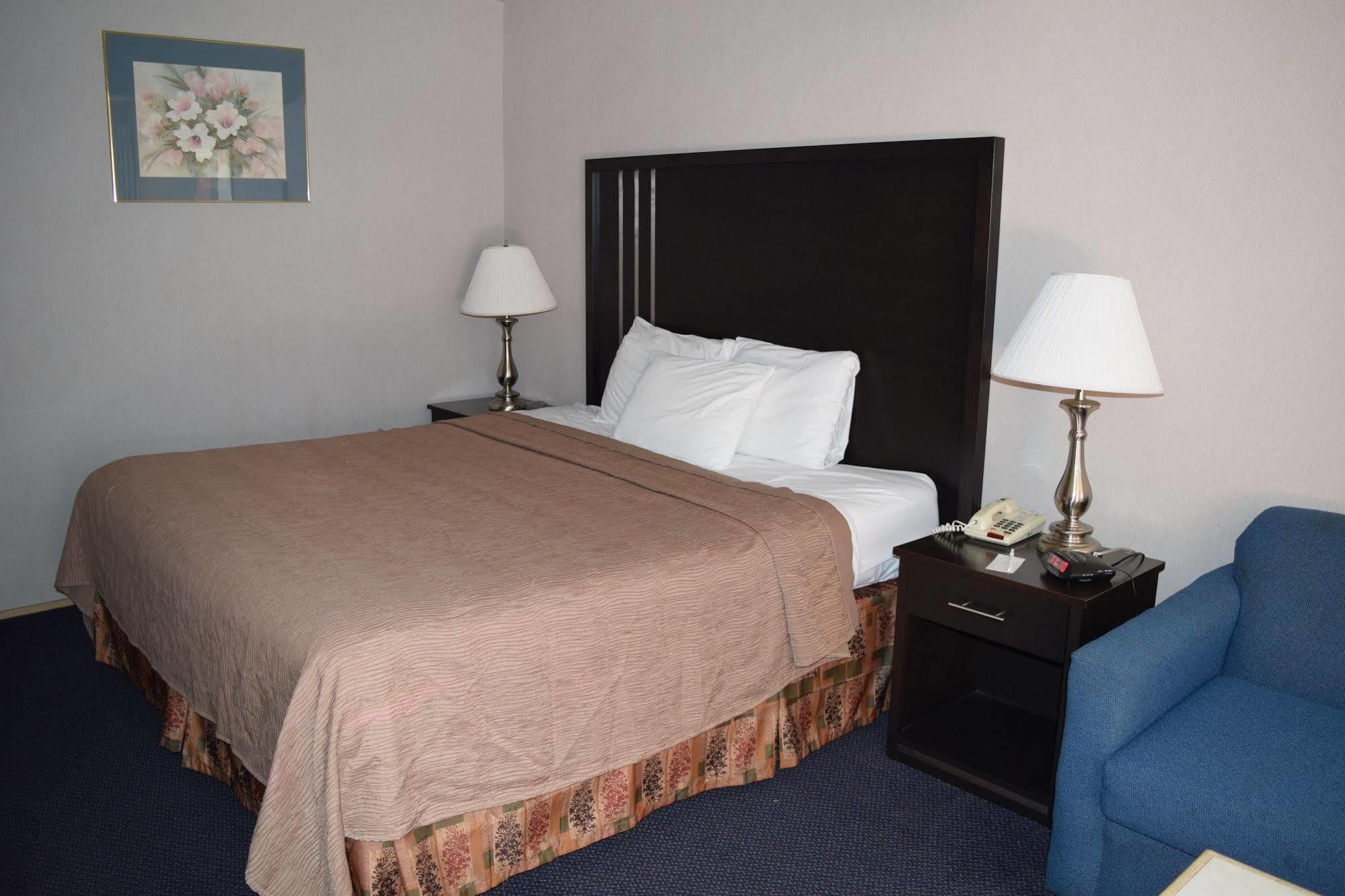 Valley Oaks Inn Уудланд Екстериор снимка
